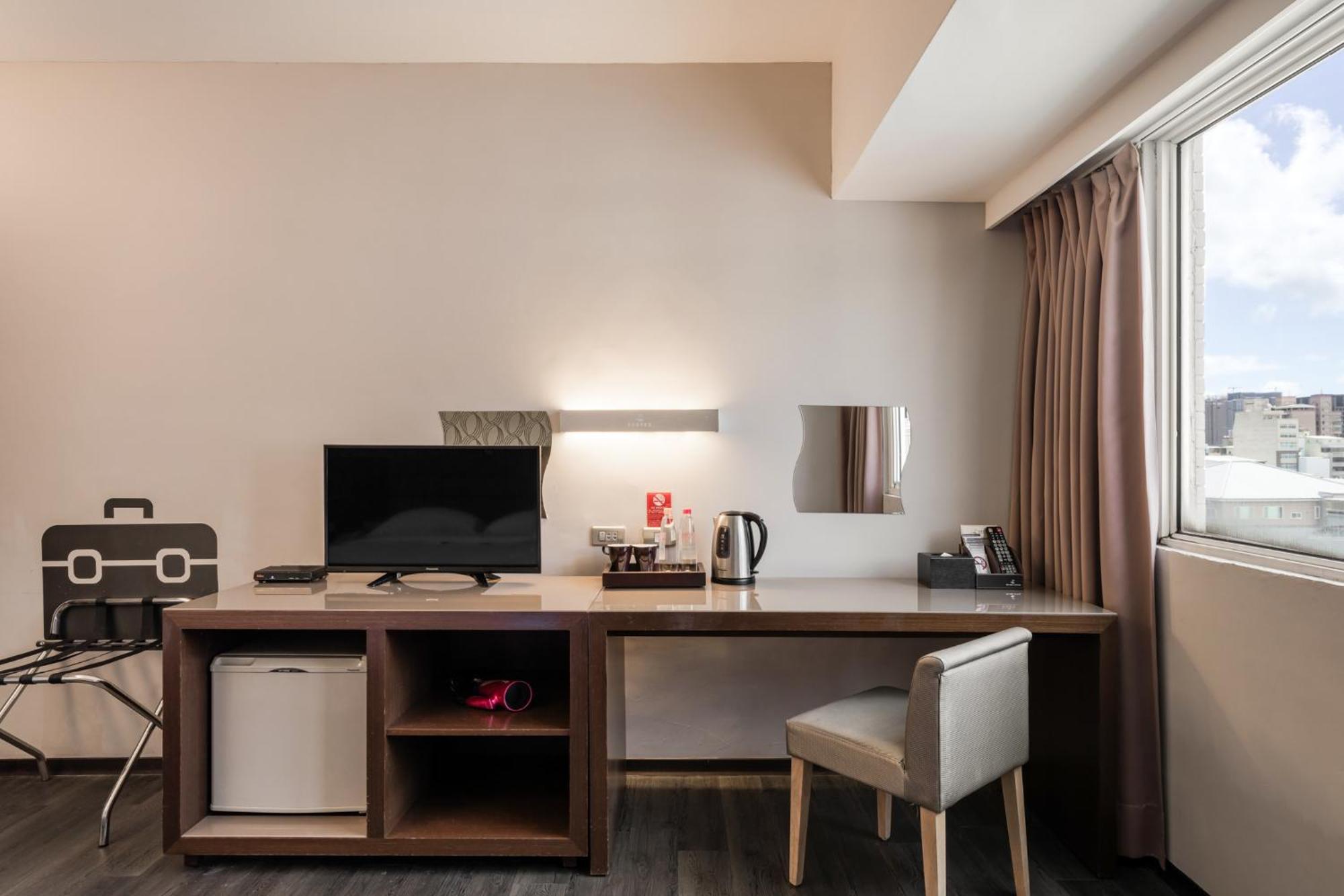 The Riverside Hotel Esthetics Kaohsiung Exterior foto